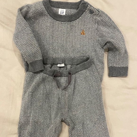 Gap Outfit - baby boys 12-18 months - Picture 1 of 4